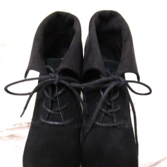 Mia | Leather Suede Platform Wedge Lace Up Bootie | Size 8.5 - Picture 4 of 10